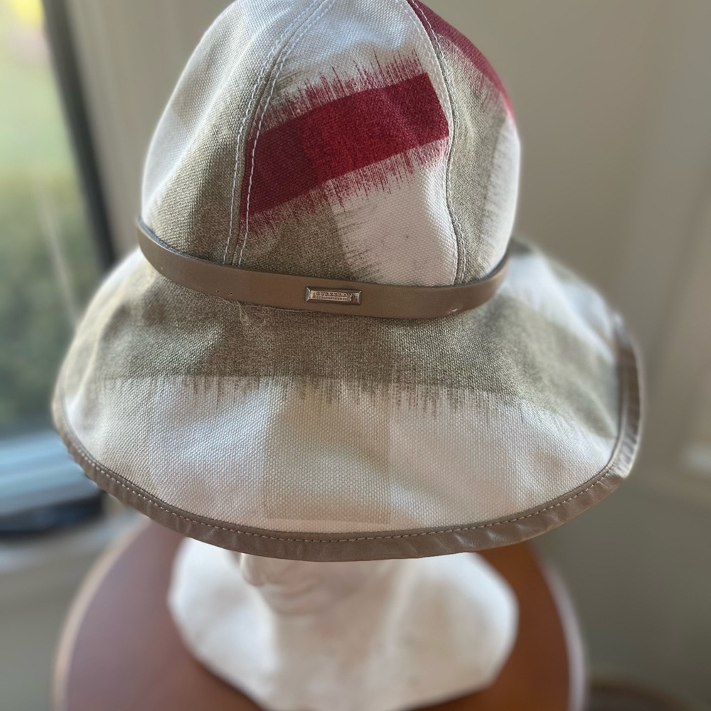 Burberry Beige and Red Bucket Hat